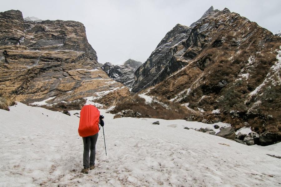 photos of small people in front of landscape are annoying